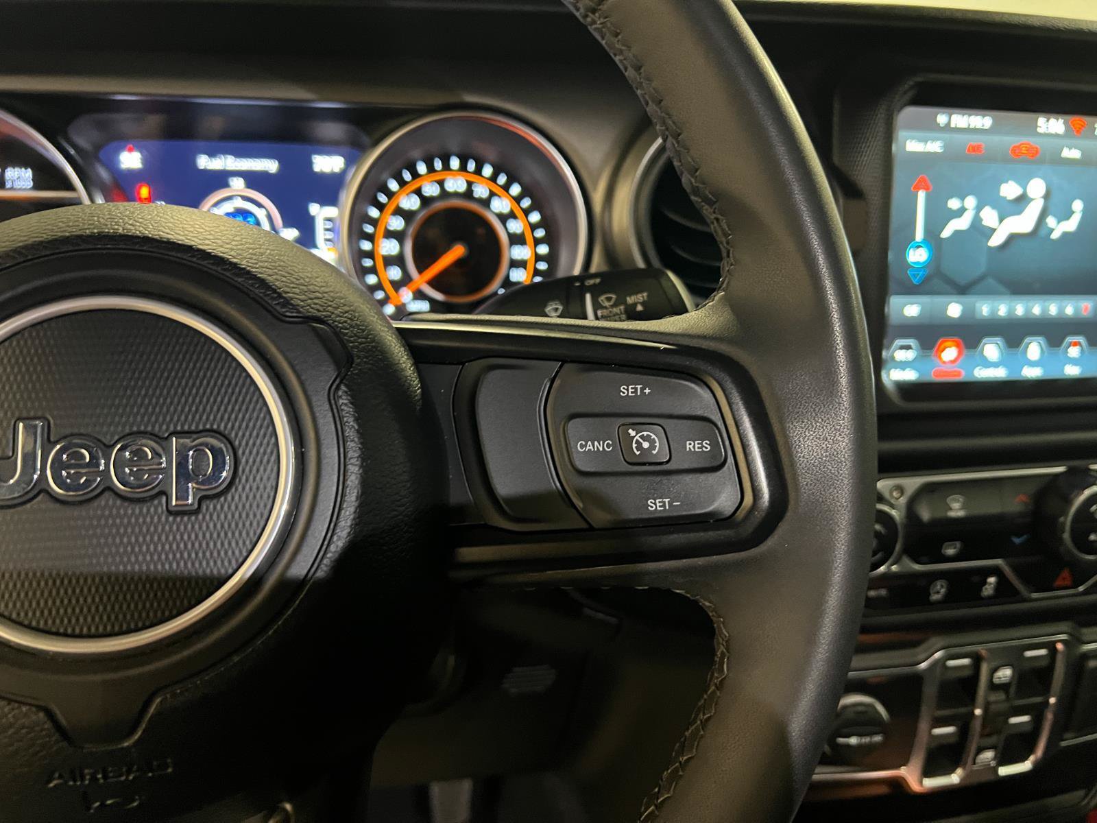 Used 2023 Jeep Gladiator Sport AWD/4WD image 14