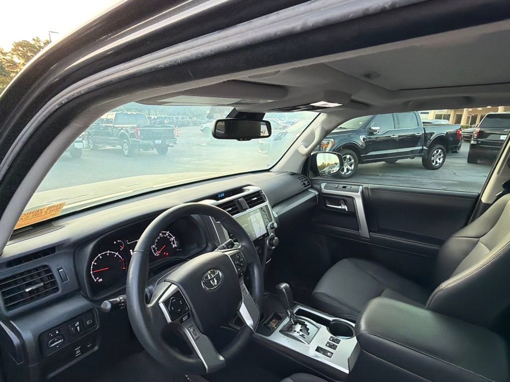 Used 2022 Toyota 4Runner SR5 Premium w/ Moonroof Package RWD image 8