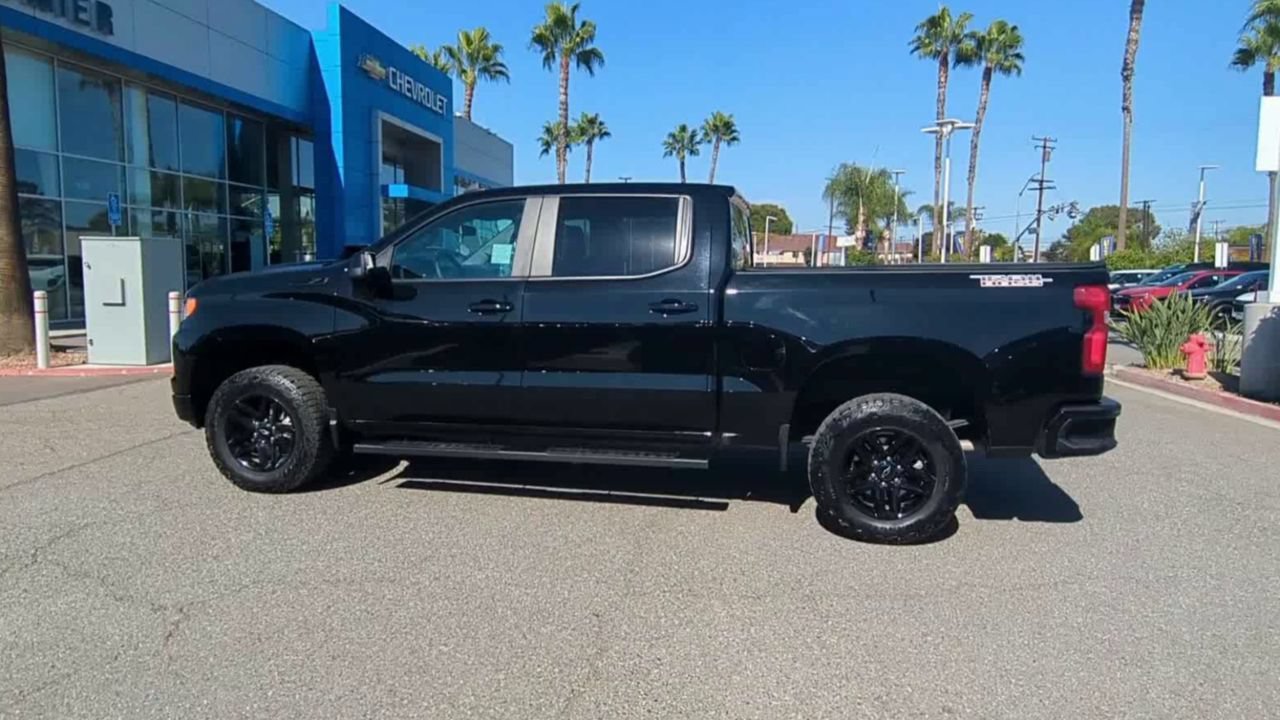 Used 2024 Chevrolet Silverado 1500 LT Trail Boss w/ Protection Package AWD/4WD image 5