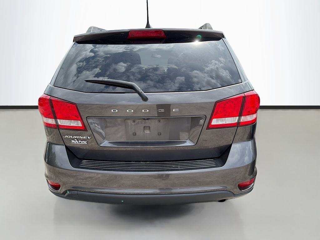 Used 2019 Dodge Journey SE w/ Connectivity Group FWD image 9