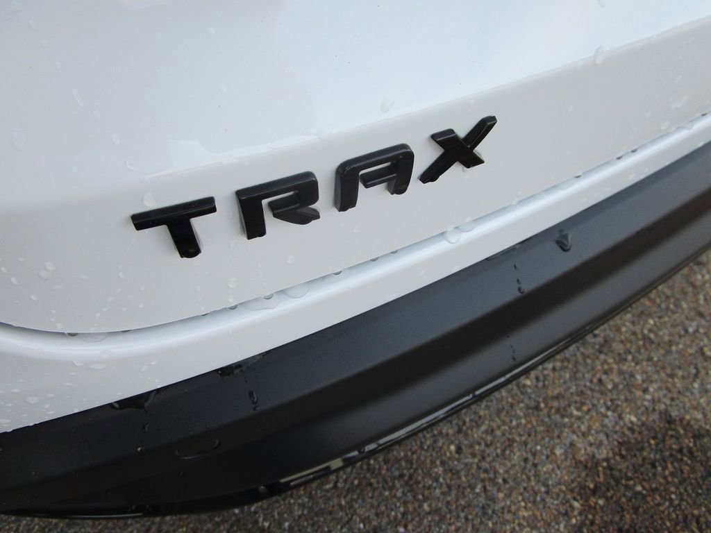 New 2026 Chevrolet Trax RS w/ Sunroof Package FWD image 11