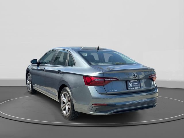 Certified 2022 Volkswagen Jetta SE w/ Panoramic Sunroof Package FWD image 3