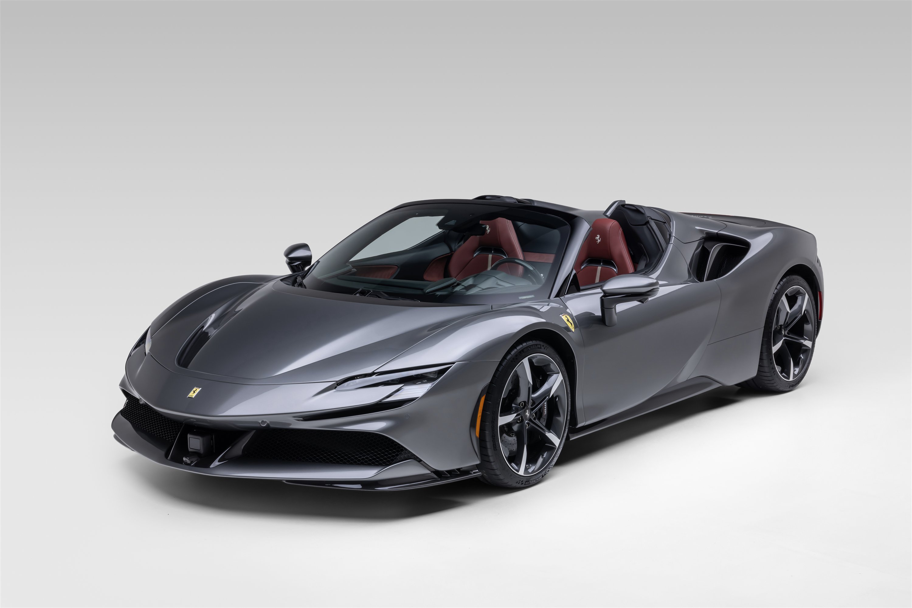 Certified 2024 Ferrari SF90 Spider AWD/4WD image 2
