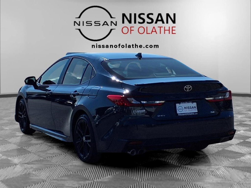 Used 2025 Toyota Camry SE FWD image 5