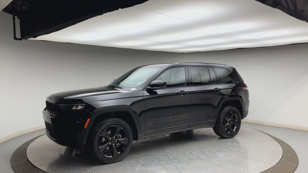 Used 2023 Jeep Grand Cherokee Altitude image 6