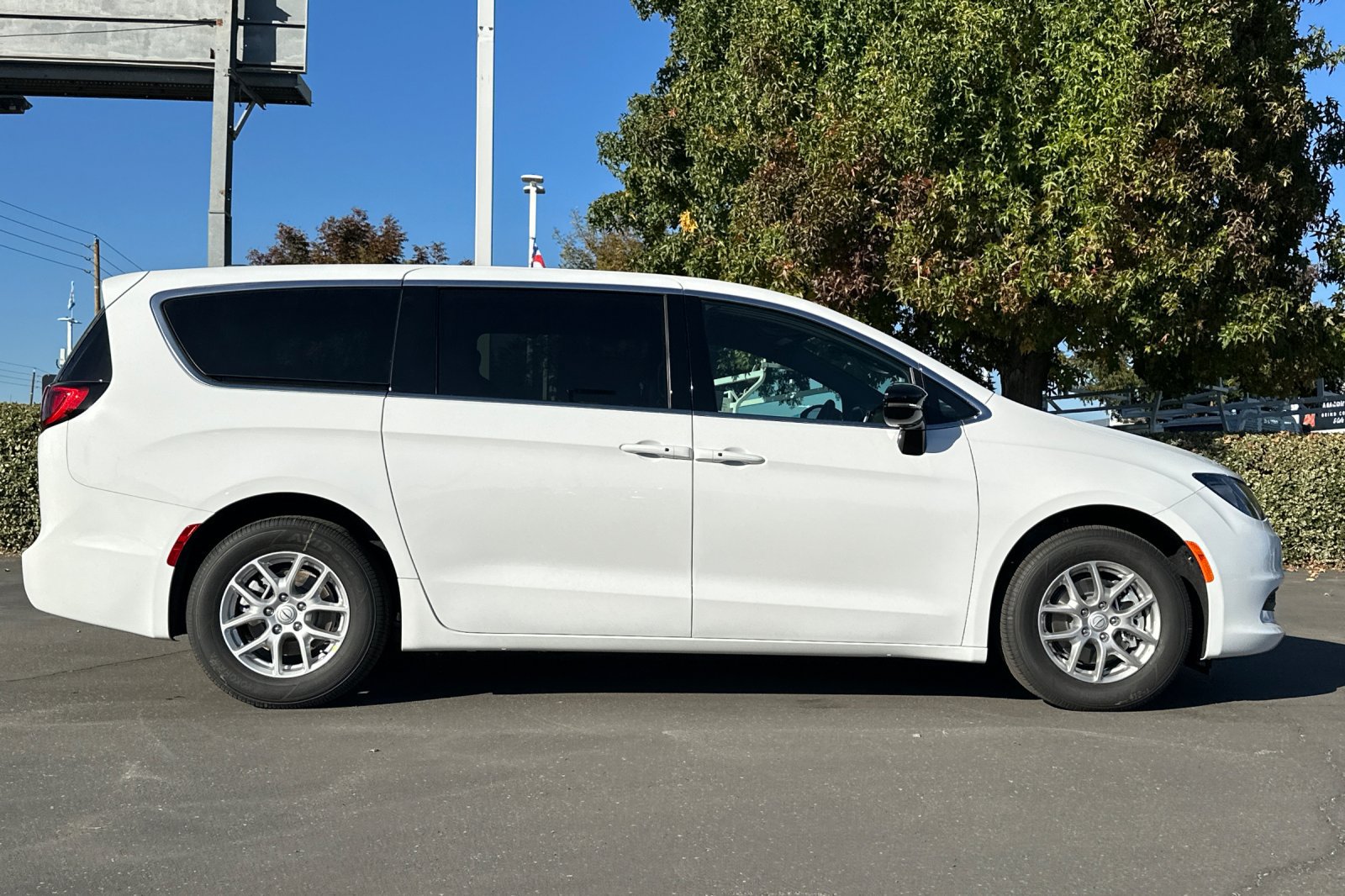 New 2026 Chrysler Voyager LX FWD image 3