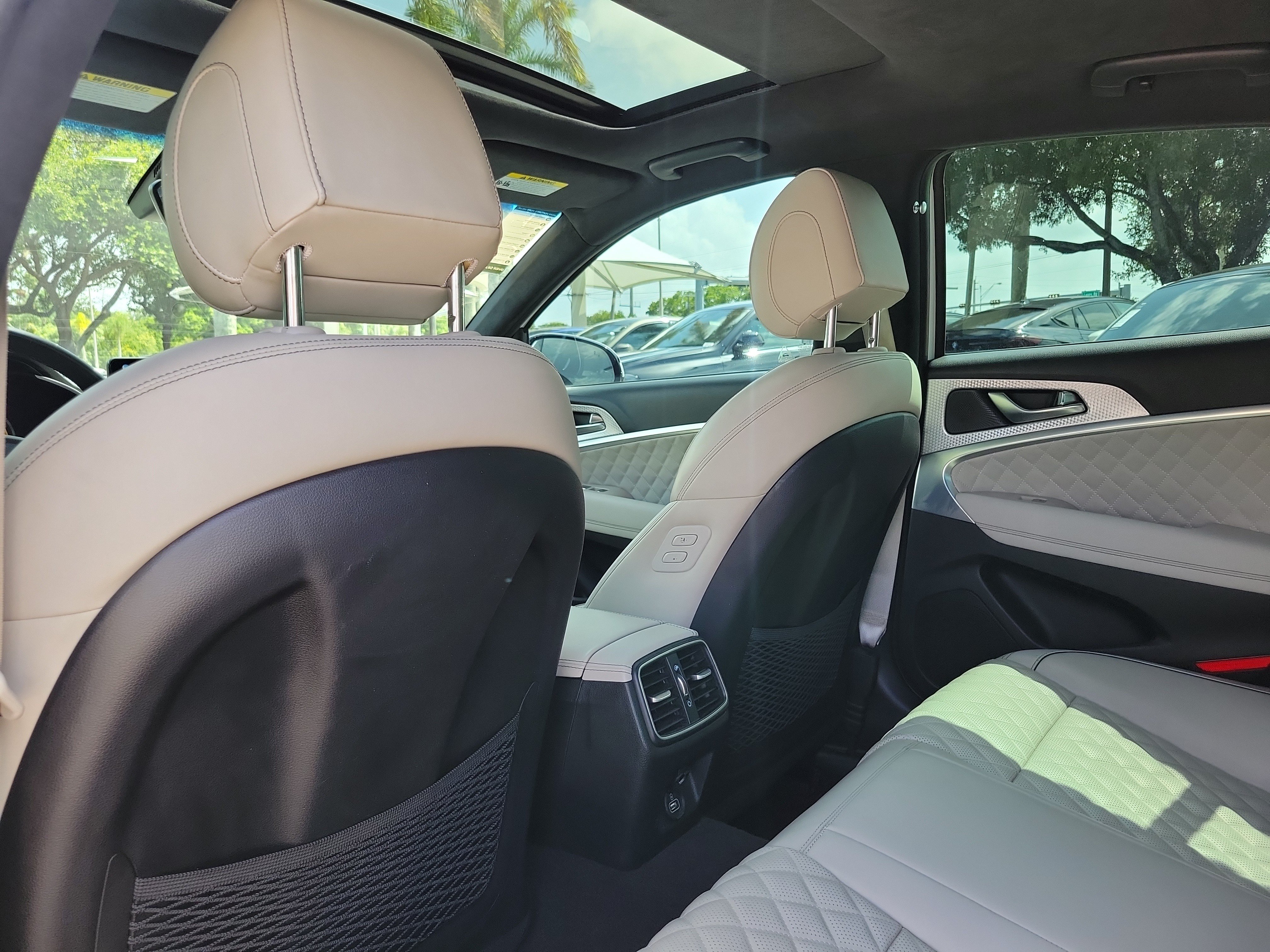 Used 2023 Genesis G70 3.3T w/ Sport Prestige Package RWD image 13