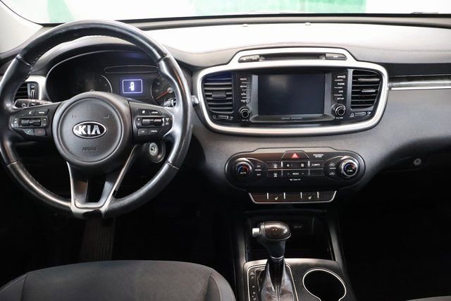 Used 2017 Kia Sorento LX w/ LX Convenience Package image 15