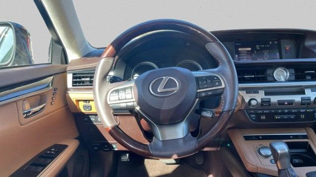 Used 2018 Lexus ES 350 w/ Premier Package image 14