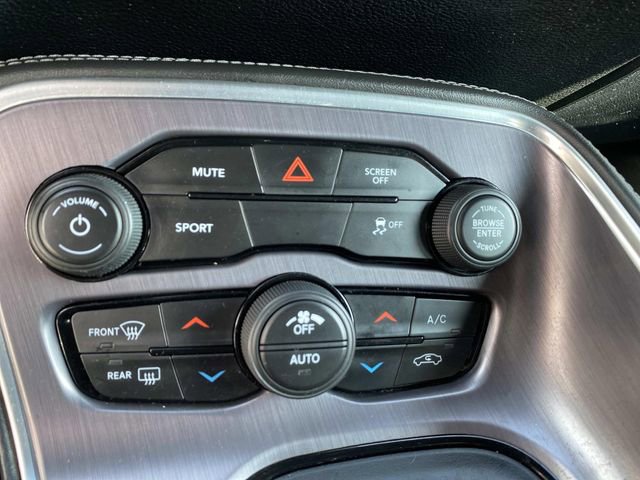 Used 2018 Dodge Challenger SXT image 10