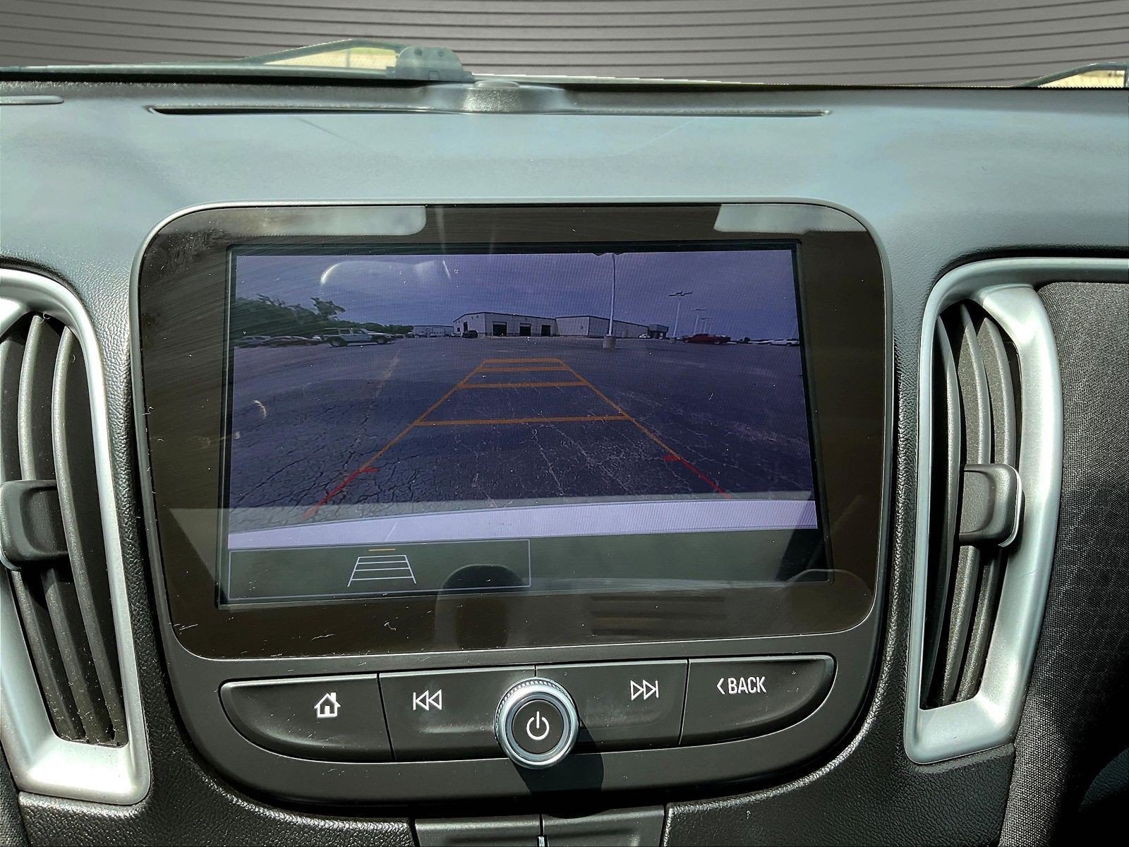 Used 2024 Chevrolet Malibu LT FWD image 15