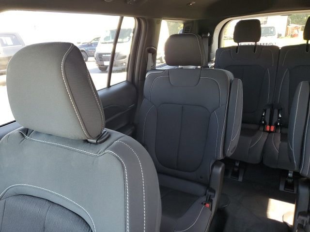 Used 2025 Jeep Grand Cherokee L Laredo w/ Luxury Tech Group I AWD/4WD image 14
