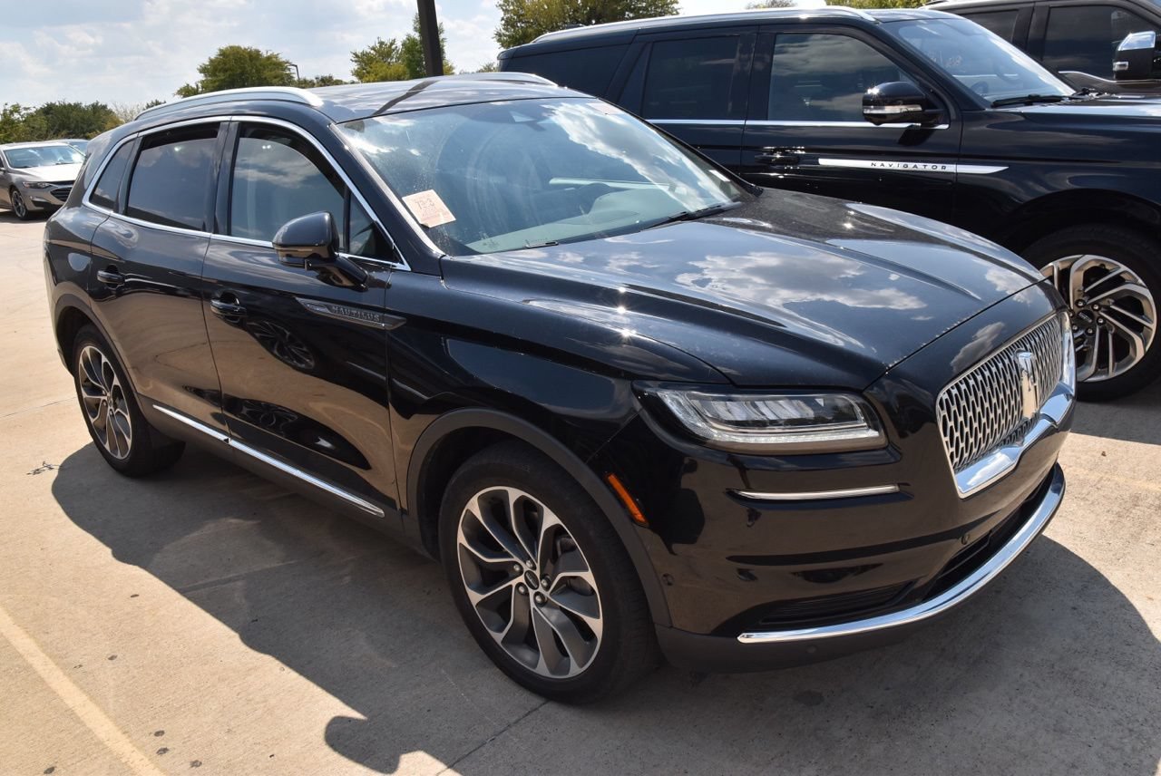 Used 2023 Lincoln Nautilus Reserve w/ Equipment Group 201A AWD/4WD image 4
