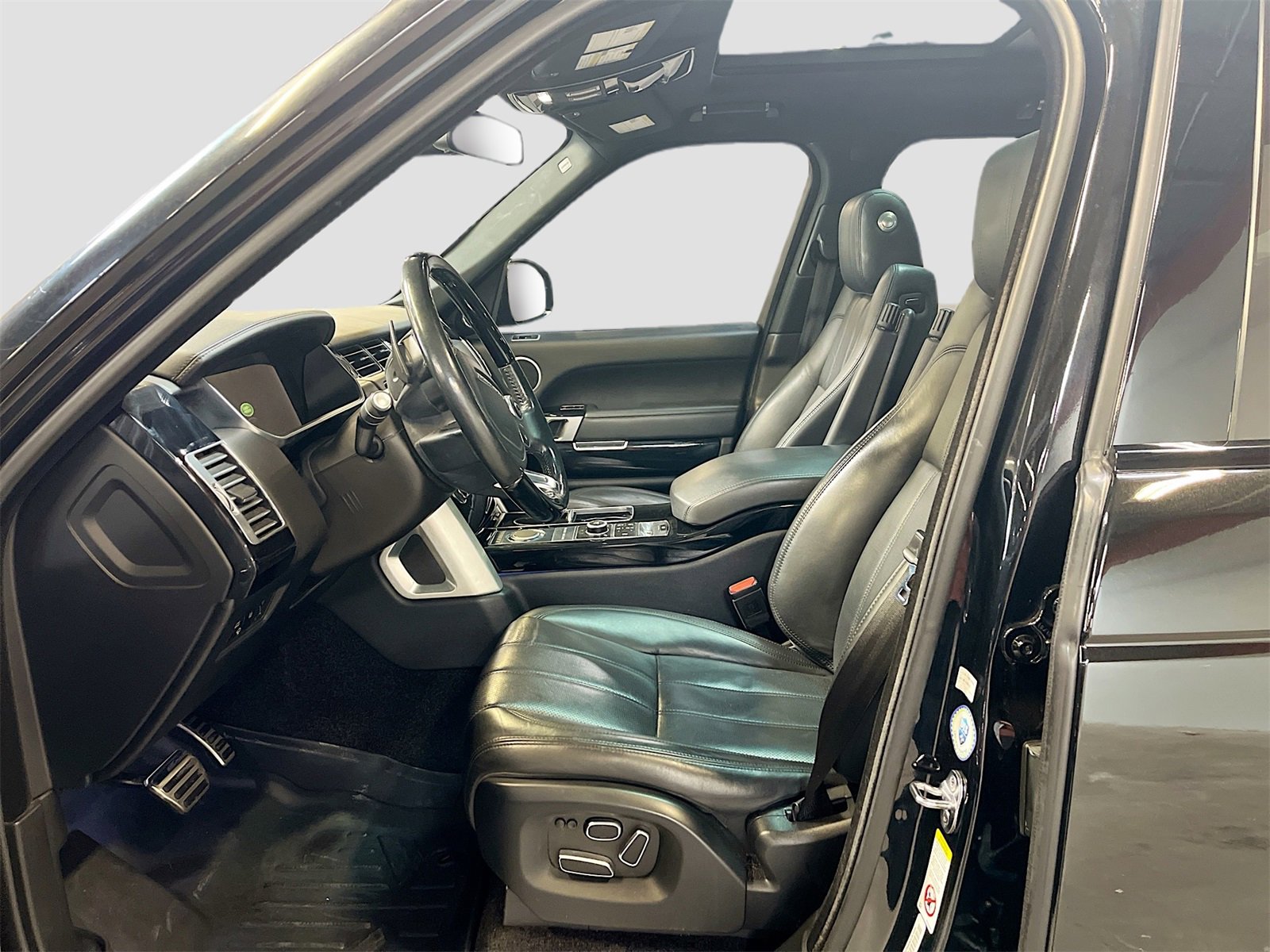 Used 2015 Land Rover Range Rover Supercharged image 22