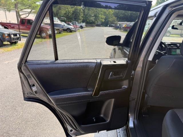 Used 2019 Toyota 4Runner TRD Off-Road AWD/4WD image 18