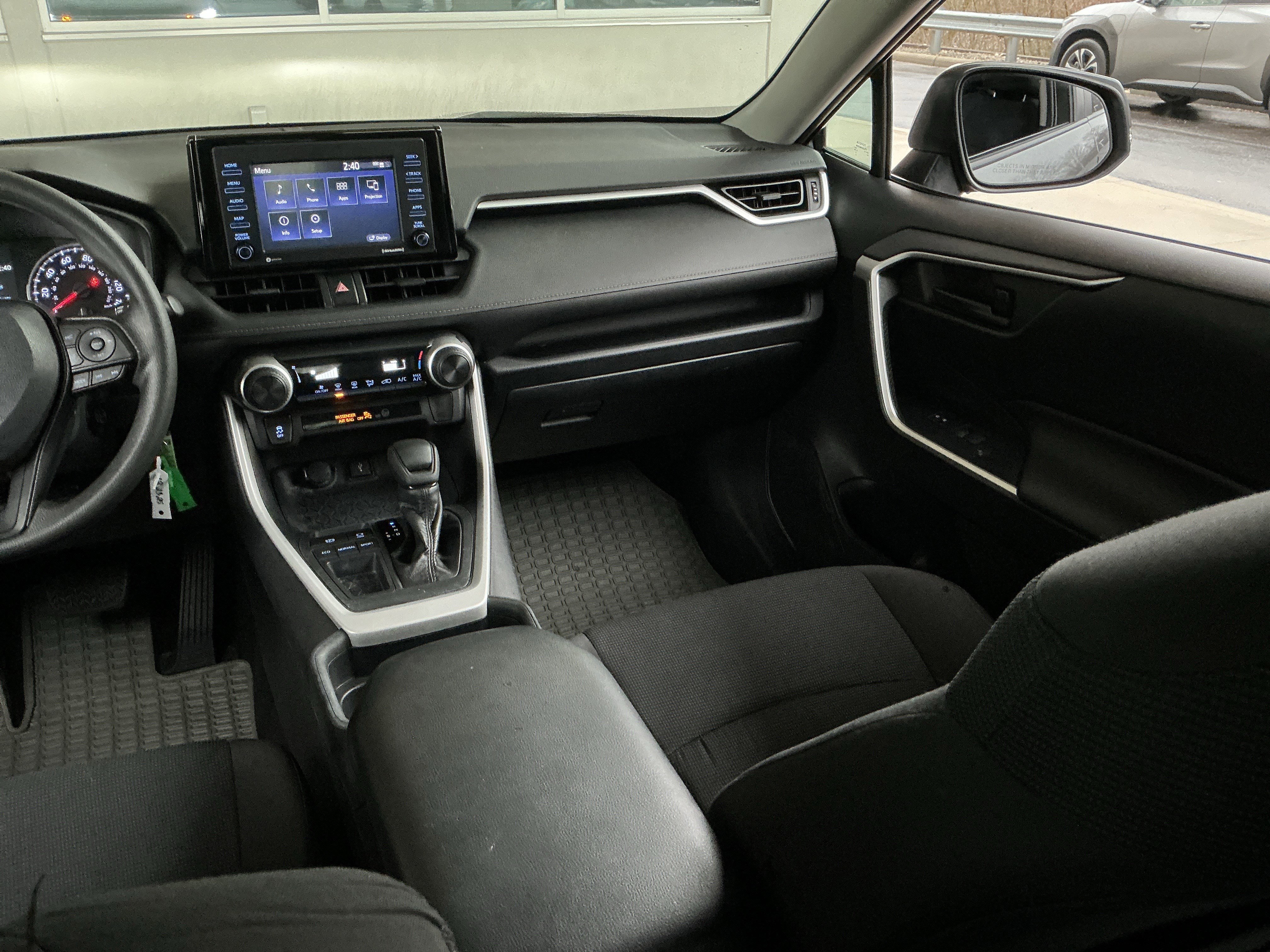 Used 2020 Toyota RAV4 LE image 16