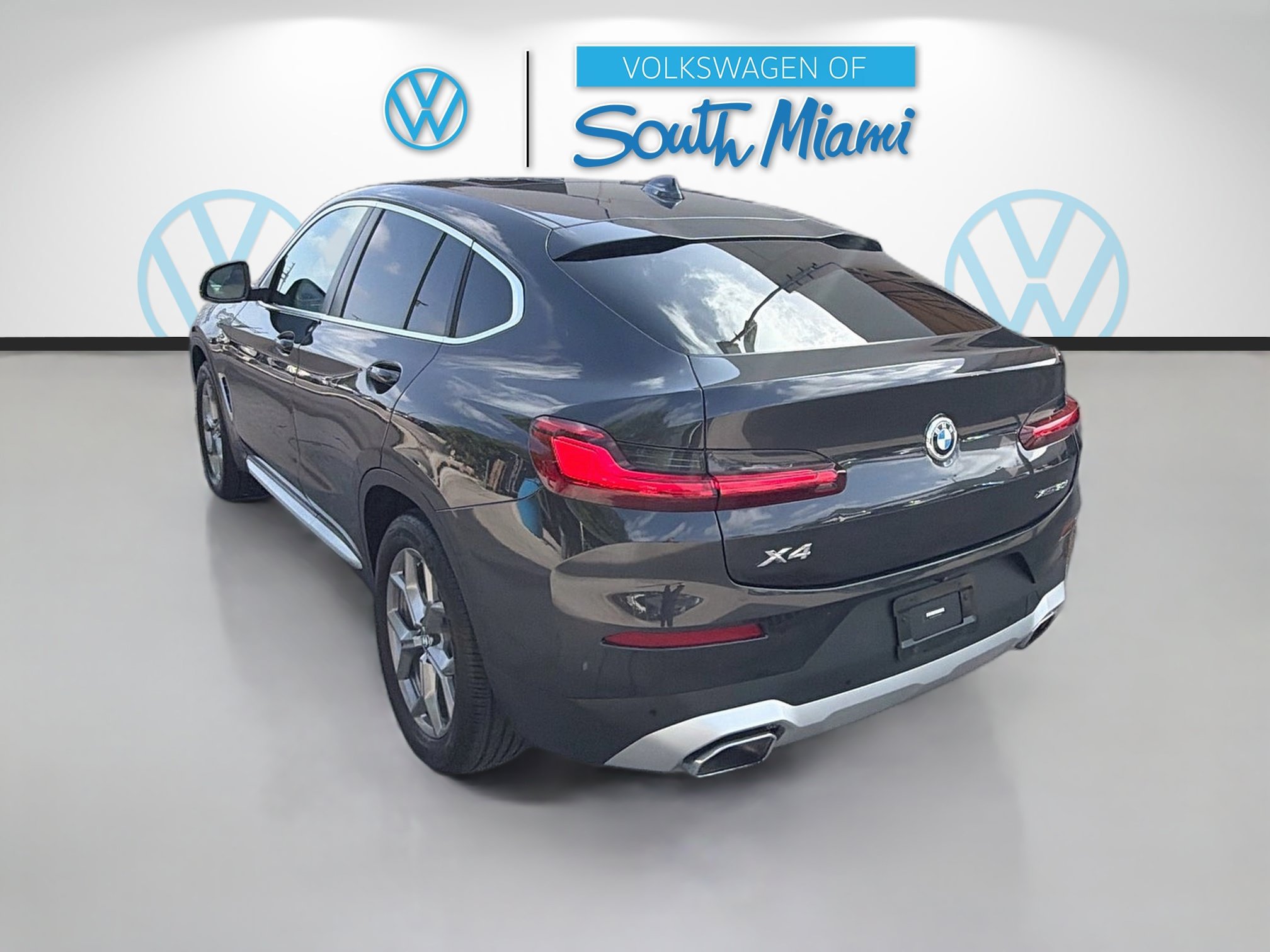 Used 2023 BMW X4 xDrive30i w/ Premium Package AWD/4WD image 5