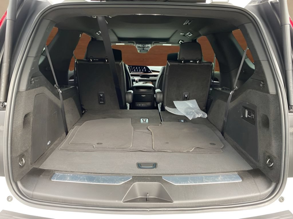 Used 2024 Cadillac Escalade Premium Luxury AWD/4WD image 10