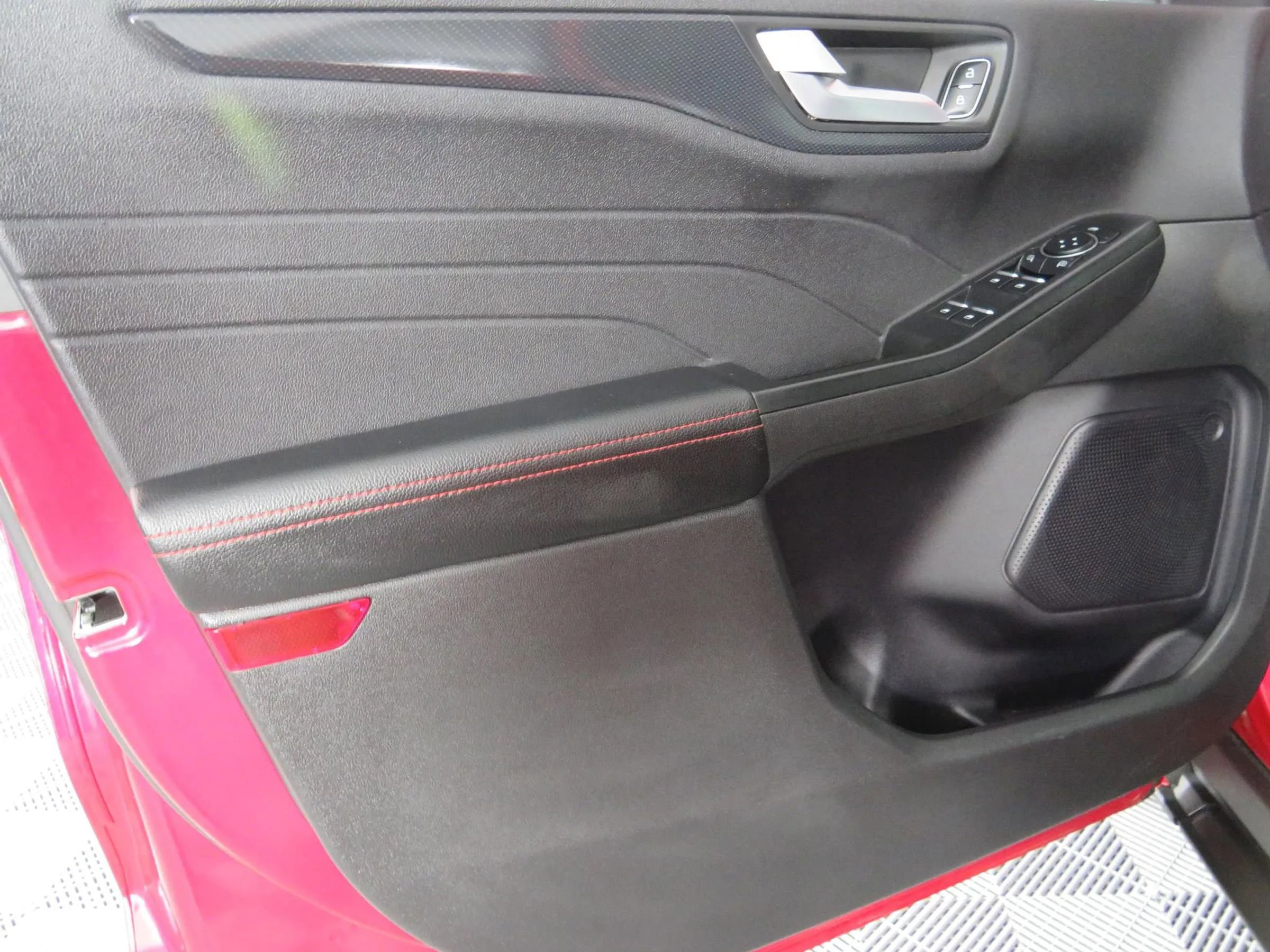 Used 2024 Ford Escape ST-Line FWD image 40