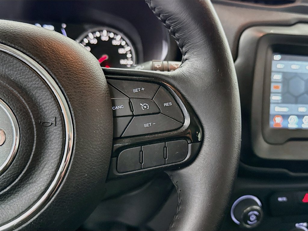 Used 2018 Jeep Renegade Altitude w/ Popular Equipment Group FWD image 14