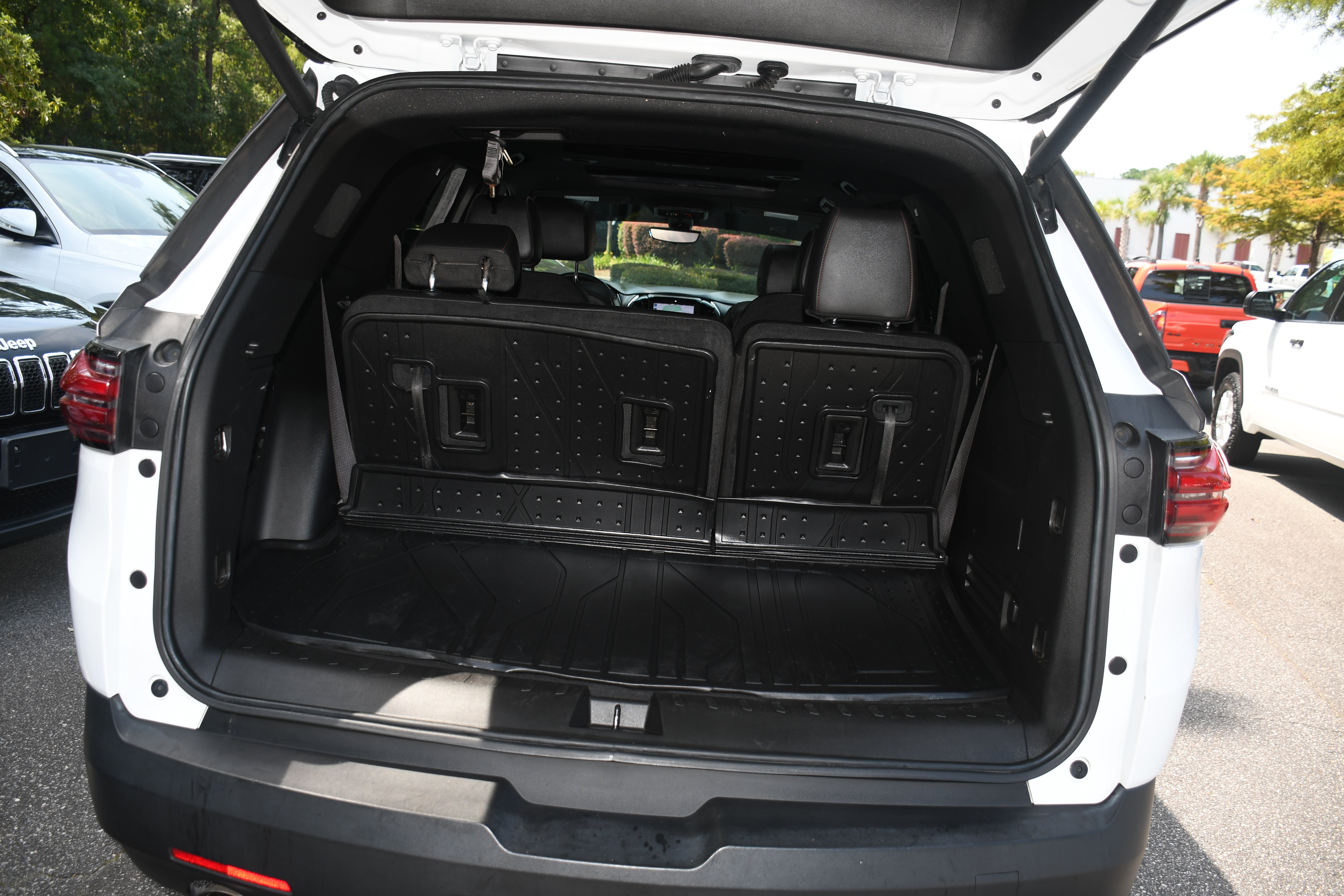 Used 2023 Chevrolet Traverse RS w/ LPO, Floor Liner Package AWD/4WD image 22
