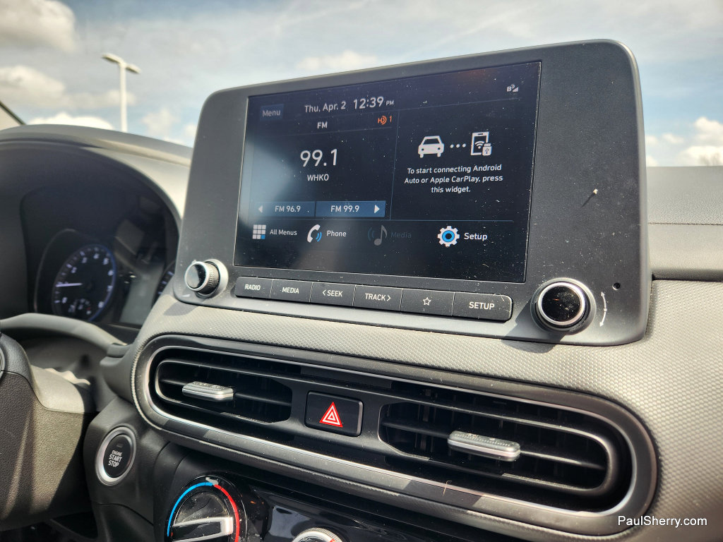 Used 2023 Hyundai Kona SEL w/ Cargo Package FWD image 33