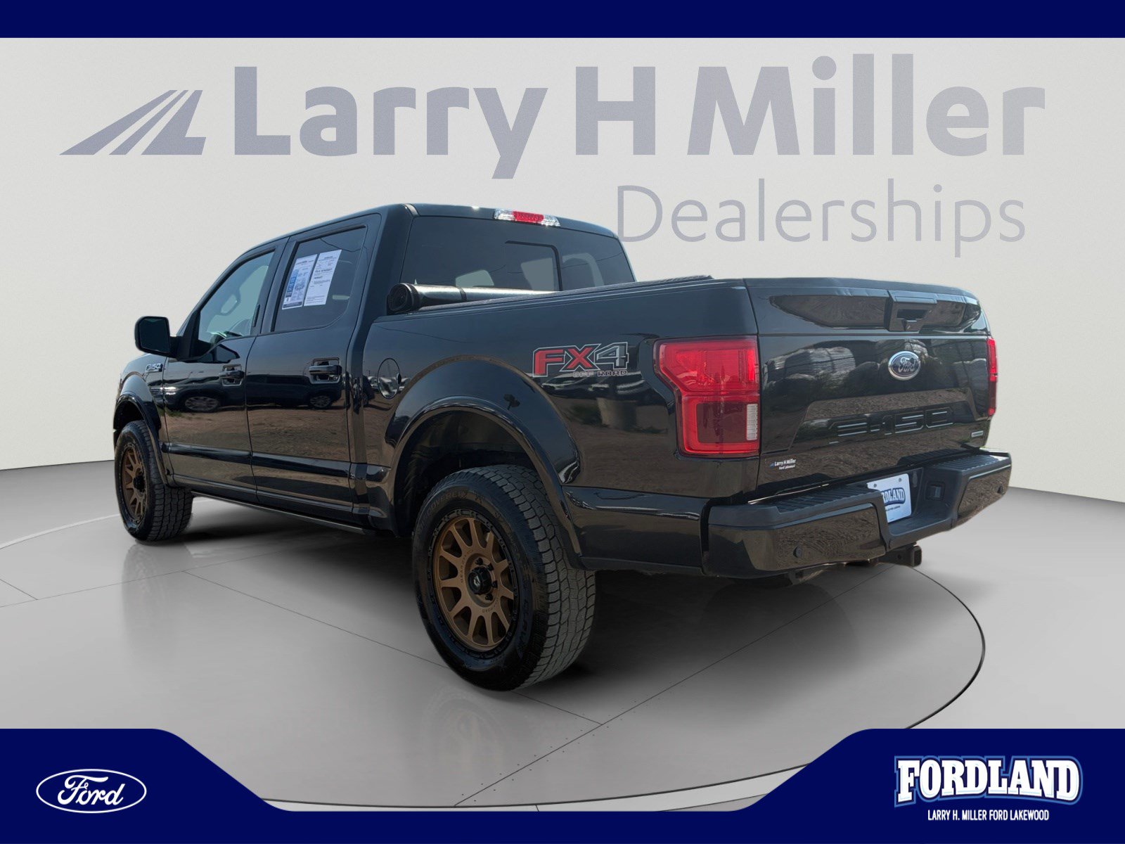 Used 2018 Ford F150 Lariat w/ Equipment Group 502A Luxury AWD/4WD image 3