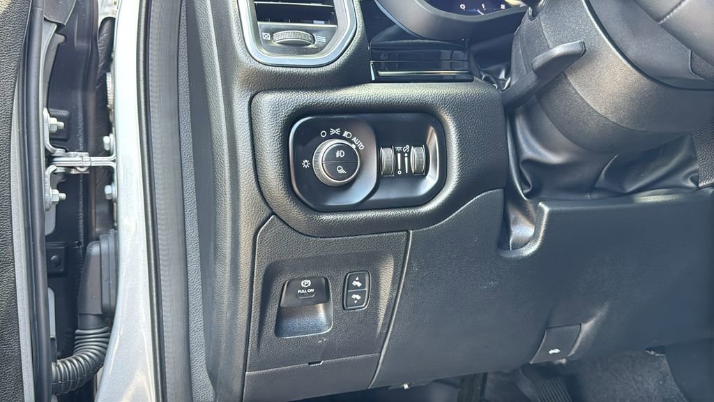 Used 2025 RAM 1500 Laramie w/ Night Edition AWD/4WD image 31