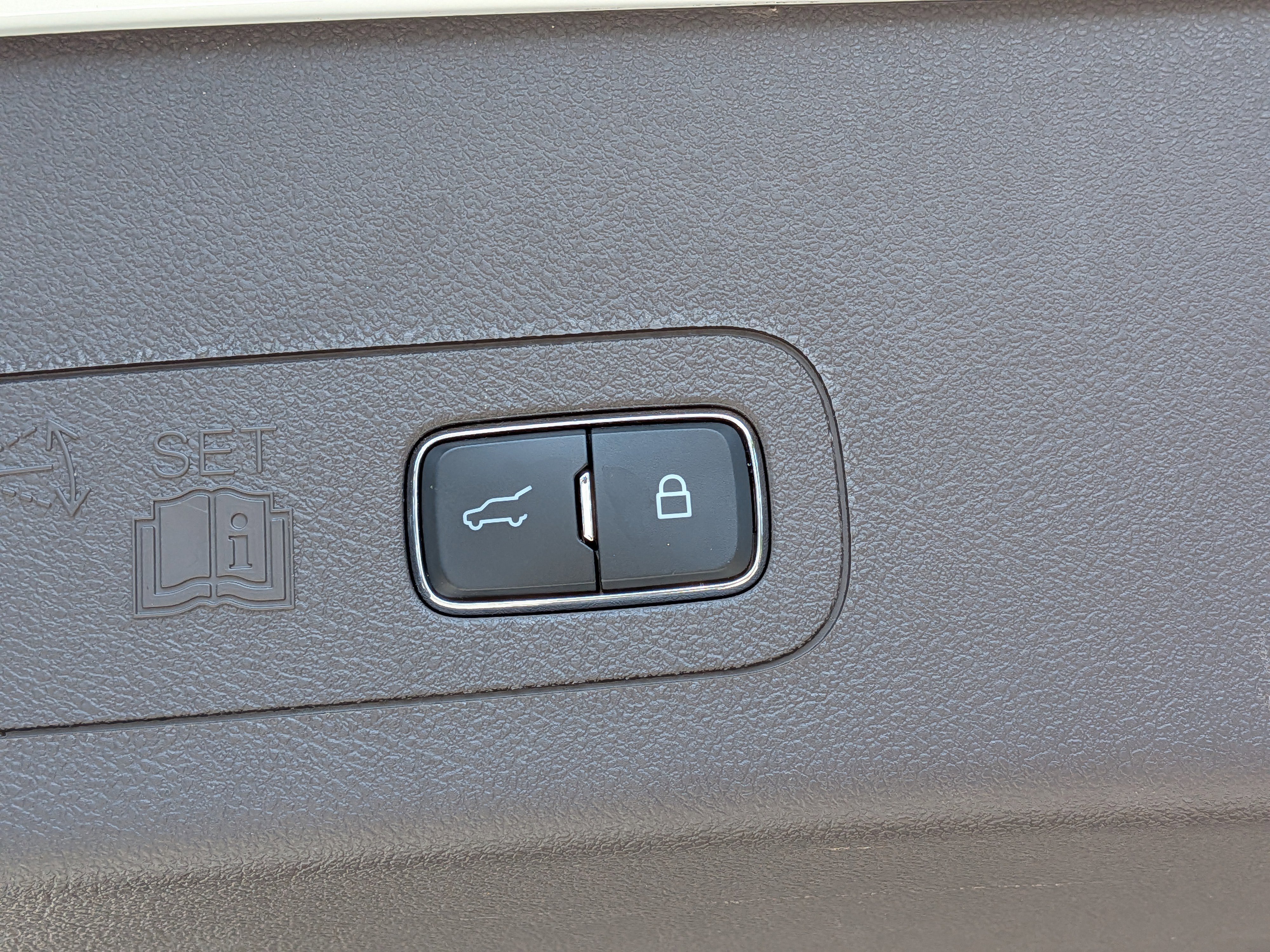Used 2023 Lincoln Aviator 2WD w/ Premium Package image 14