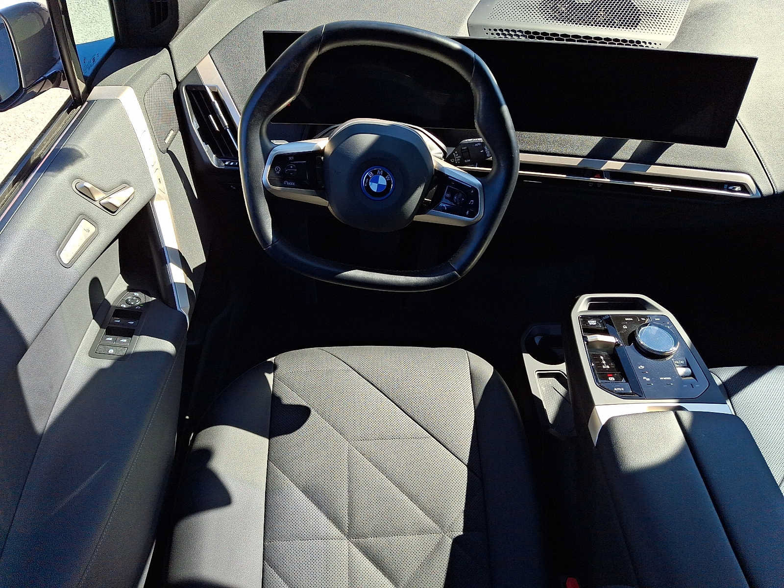 Certified 2024 BMW iX xDrive50 w/ Premium Package AWD/4WD image 12