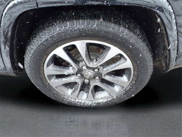 Used 2017 Jeep Grand Cherokee Overland w/ Jeep Active Safety Group image 7