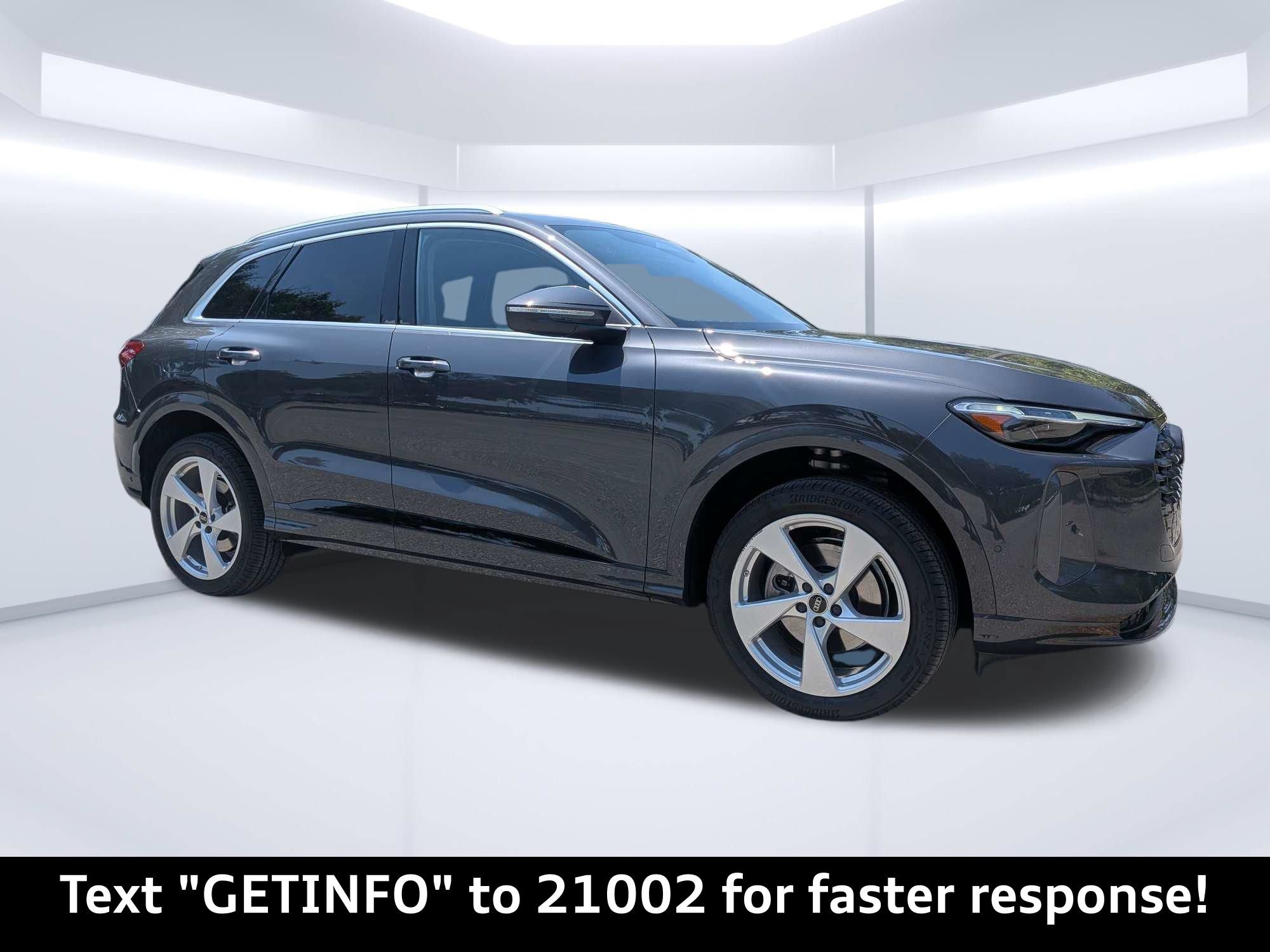 Certified 2025 Audi Q5 Premium Plus w/ Premium Plus AWD/4WD image 1