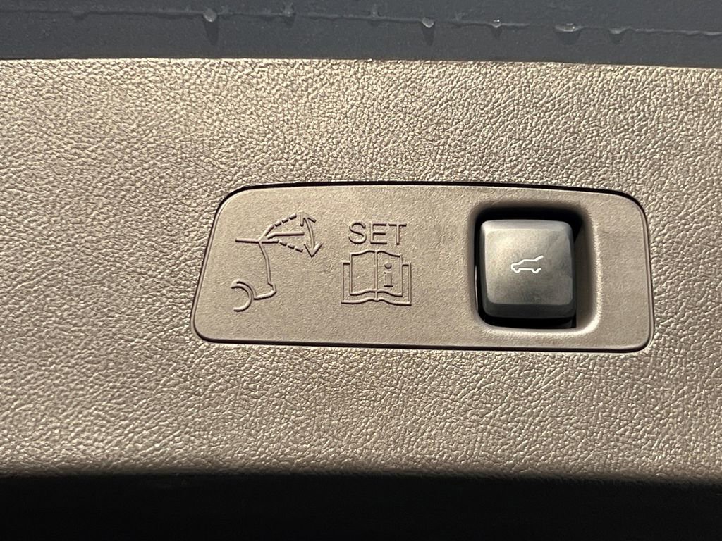 Used 2022 Lincoln Corsair Reserve w/ Equipment Group 201A image 15