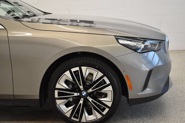 New 2027 BMW 530i xDrive w/ Premium Package AWD/4WD image 13