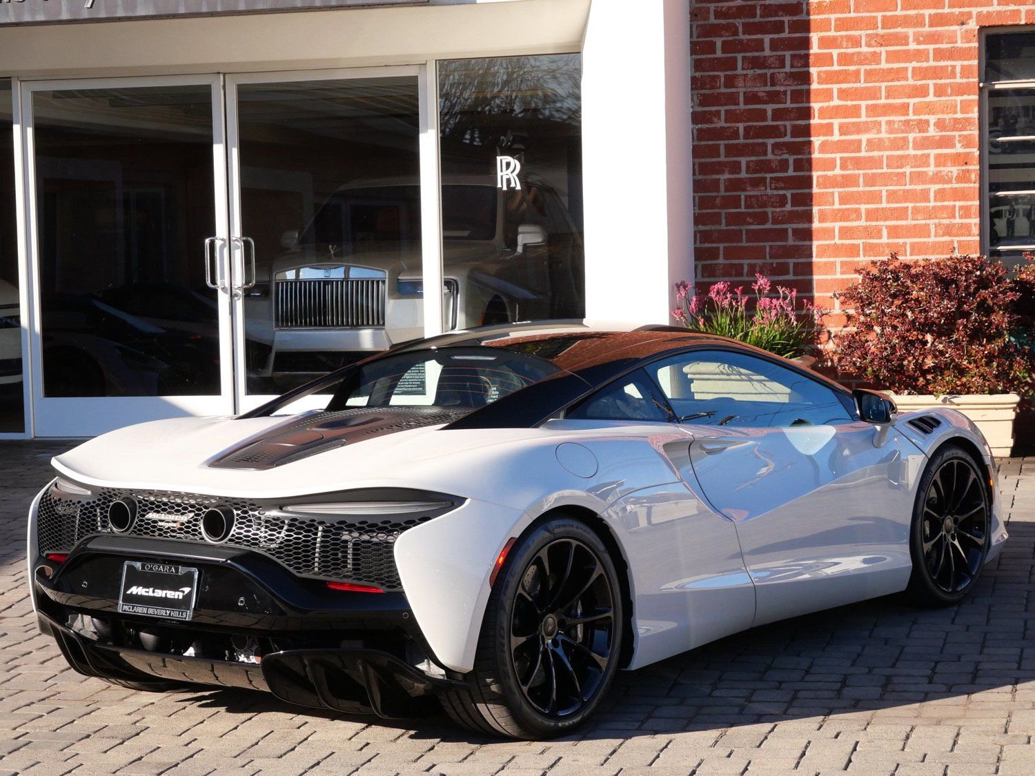 New 2026 McLaren Artura RWD image 4