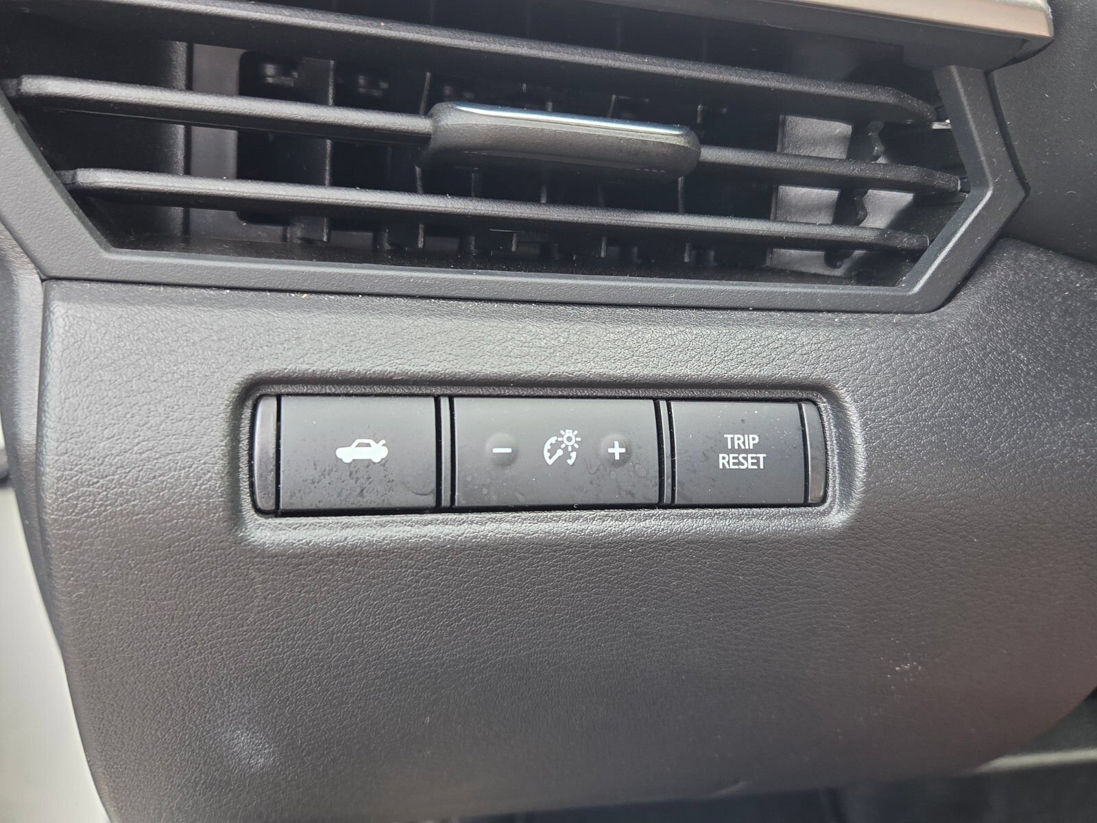 Used 2025 Nissan Altima 2.5 SV FWD image 27