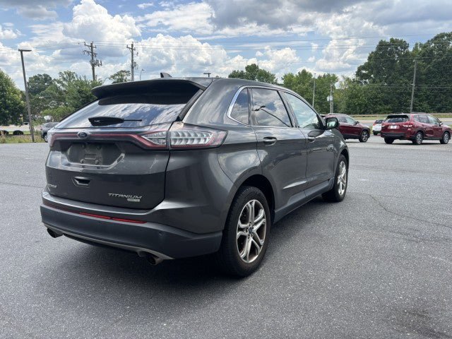 Used 2017 Ford Edge Titanium w/ Equipment Group 301A FWD image 5
