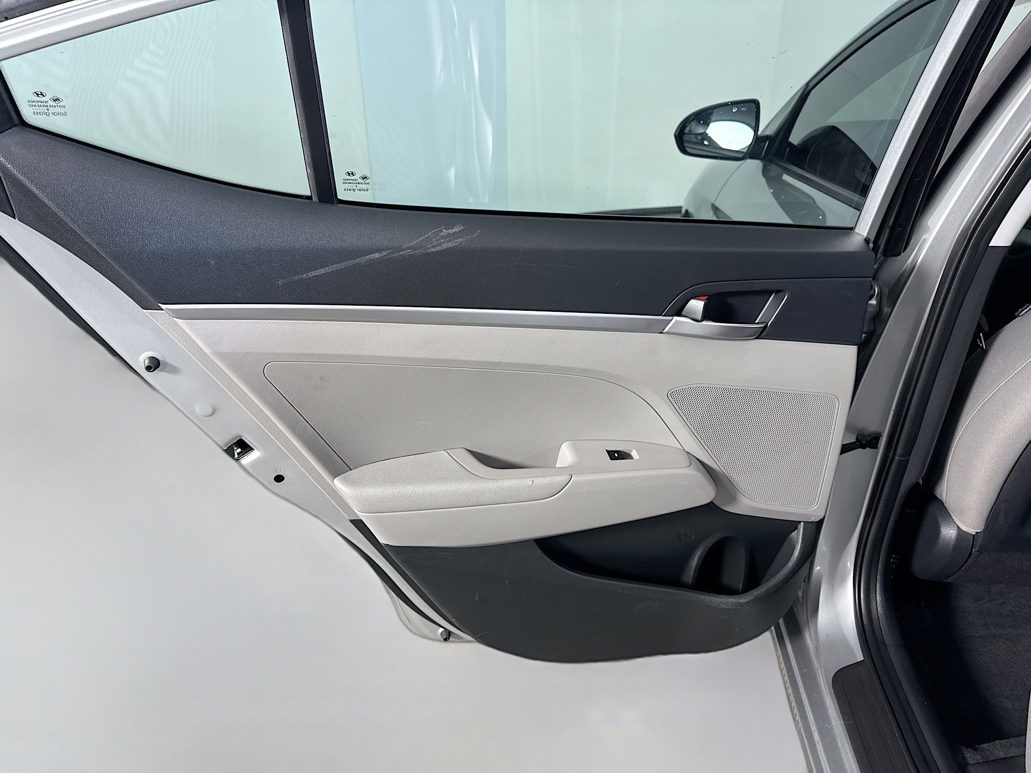 Used 2020 Hyundai Elantra SE image 25