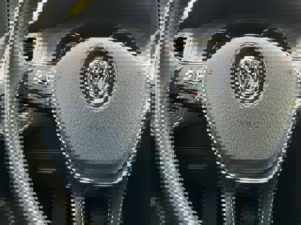 Used 2016 Volkswagen Golf SE w/ Lighting Package image 21