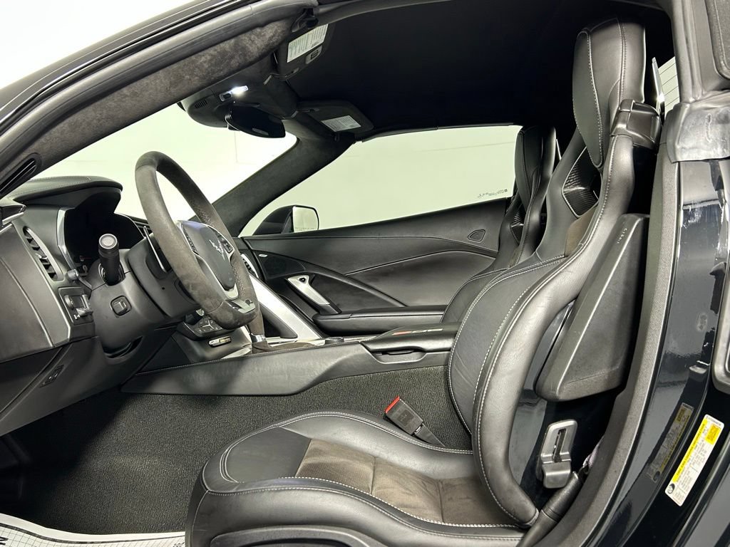 Used 2016 Chevrolet Corvette Z06 w/ 3LZ Preferred Equipment Group RWD image 37
