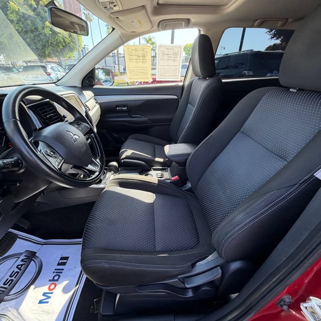 Used 2017 Mitsubishi Outlander SE FWD image 27