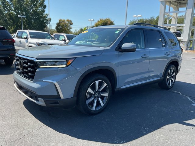 Used 2024 Honda Pilot Touring image 2