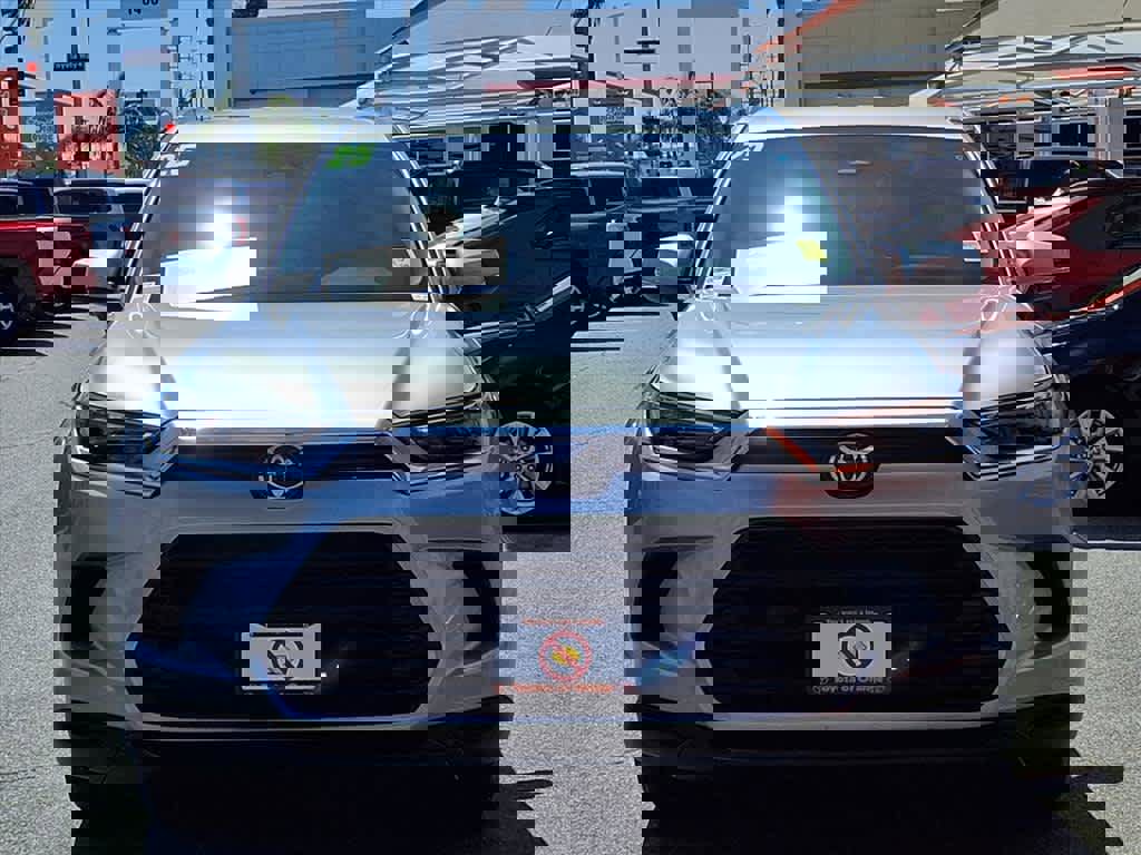 Certified 2025 Toyota Grand Highlander FWD image 2