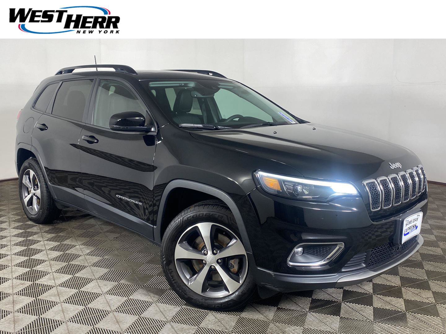 Used 2022 Jeep Cherokee Limited AWD/4WD image 1