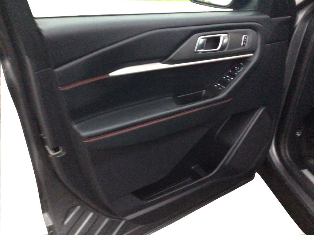 Used 2025 Ford Explorer ST-Line AWD/4WD image 20