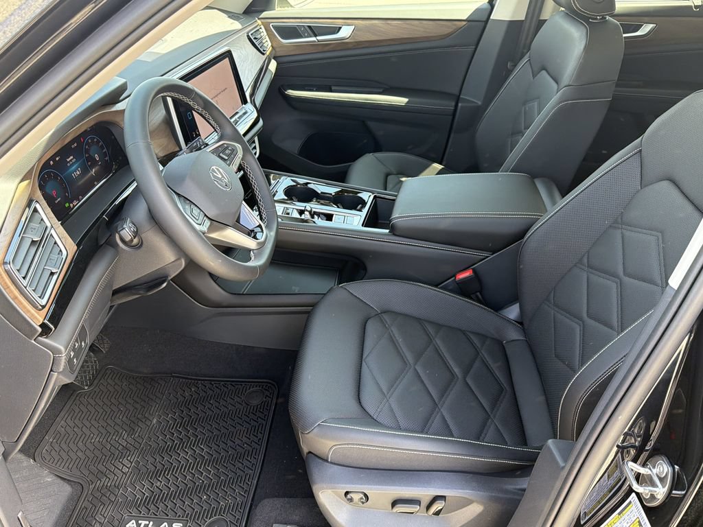 New 2026 Volkswagen Atlas SE FWD image 24