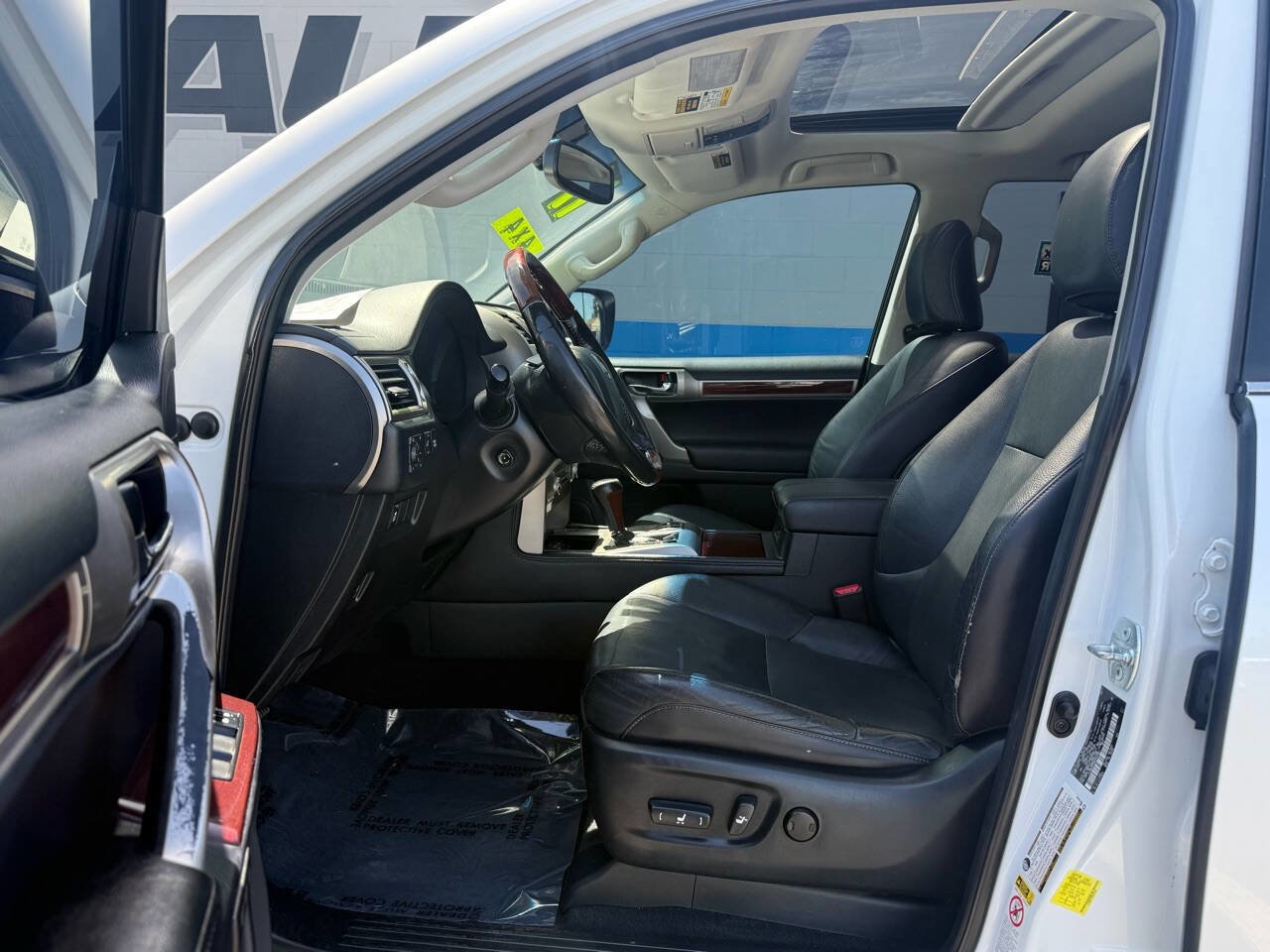 Used 2017 Lexus GX 460 image 9