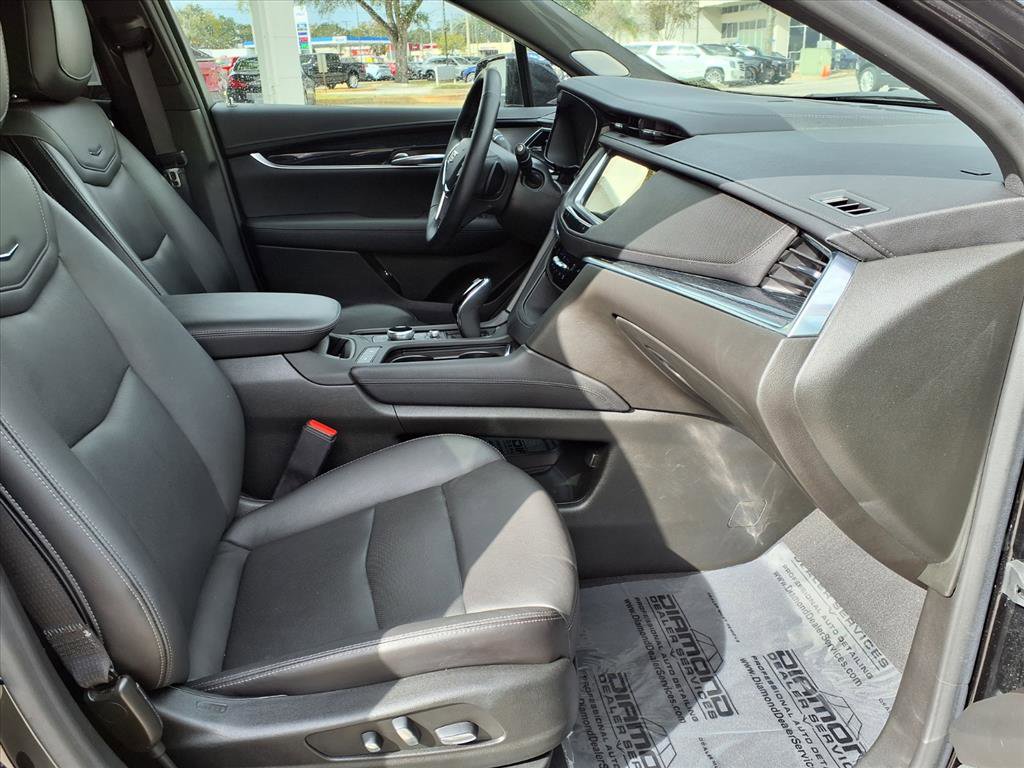 Certified 2025 Cadillac XT5 Premium Luxury image 9