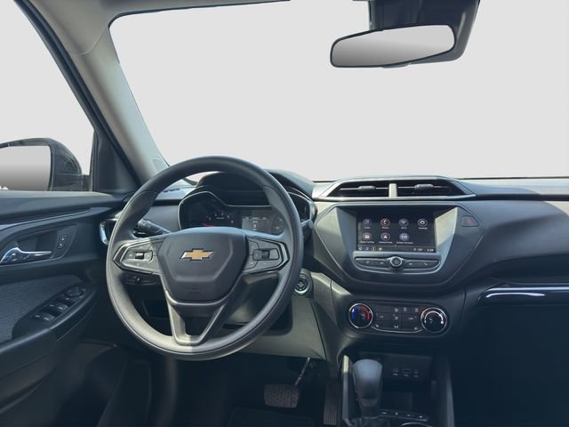 Used 2023 Chevrolet TrailBlazer LT FWD image 14