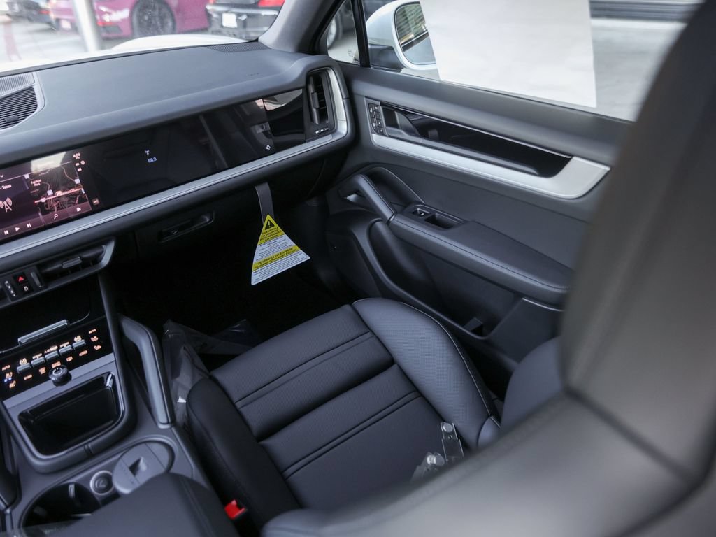New 2026 Porsche Cayenne E-Hybrid Coupe AWD/4WD image 37